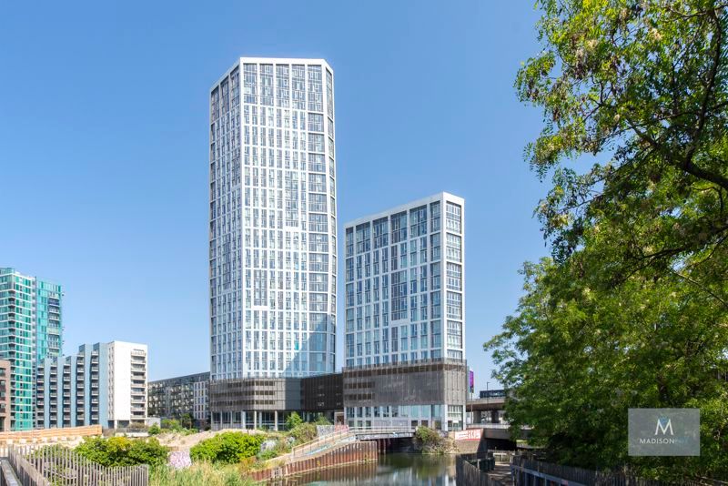 1 bed flat to rent in City West Tower, High Street, Stratford, London
