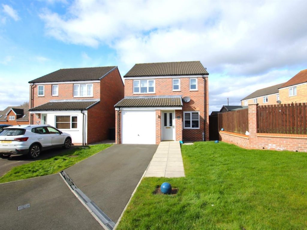 3 bed detached house for sale in Hazelbank, Coundon Gate,