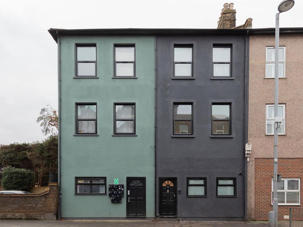 1 bed flat to rent in St. James's Street, London E17, £1,495 pcm Zoopla