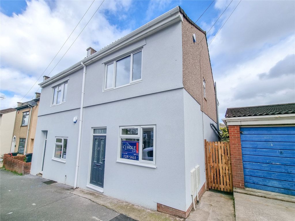 3 bed end terrace house for sale in Nags Head Hill, St Bristol