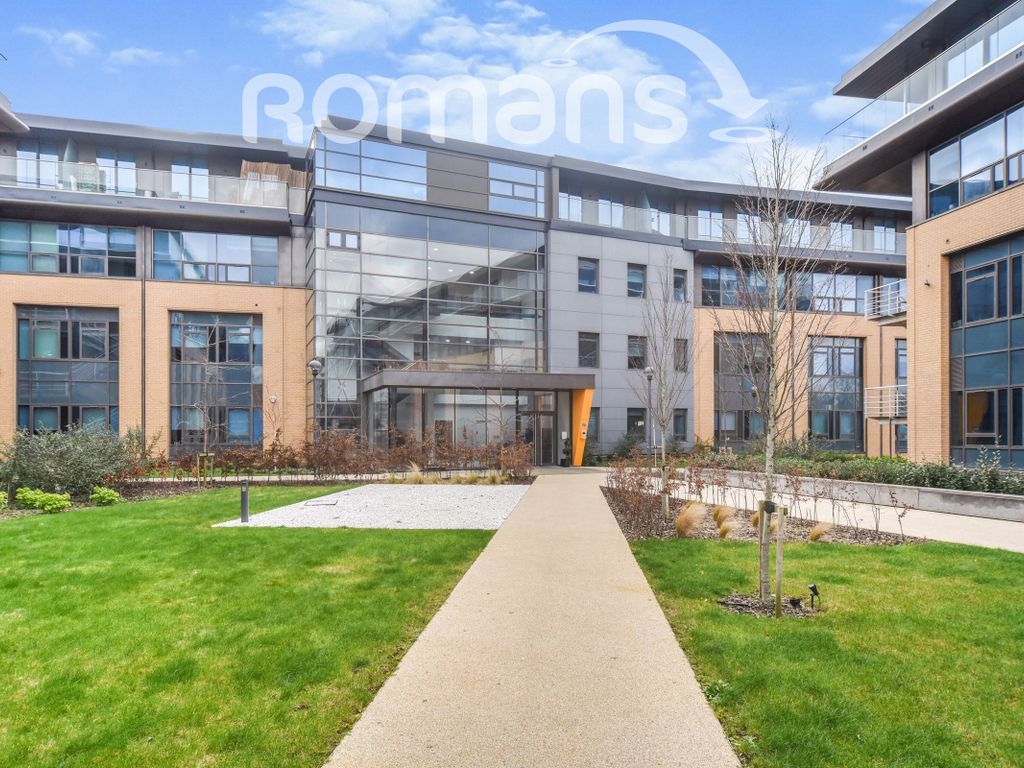 Studio to rent in Wokingham Road, Binfield, Bracknell RG42, £950 pcm