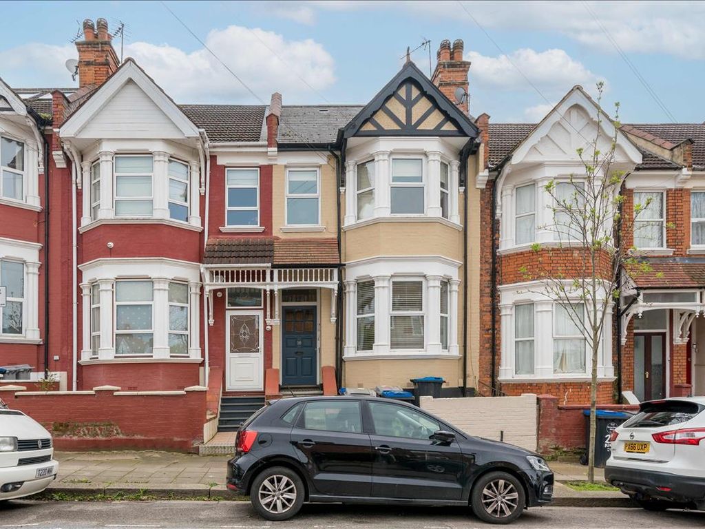 2 bed flat for sale in Kings Road, London NW10, £475,000 Zoopla