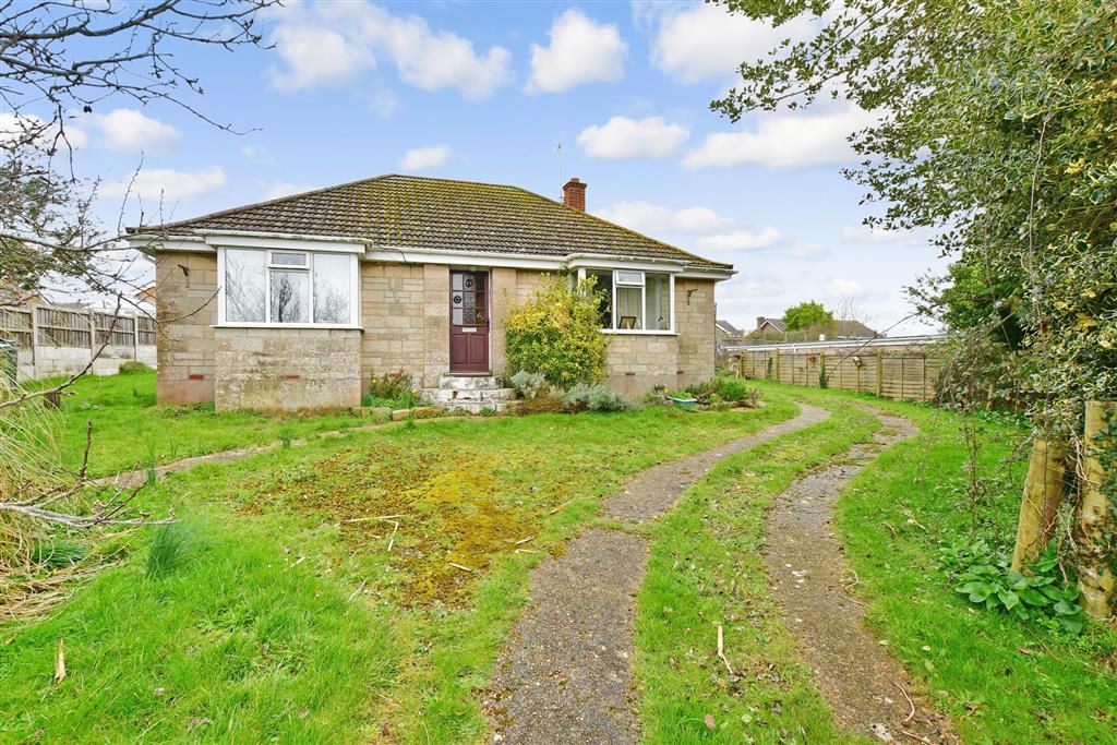2 bed detached bungalow for sale in Heathfield Road, Freshwater Bay