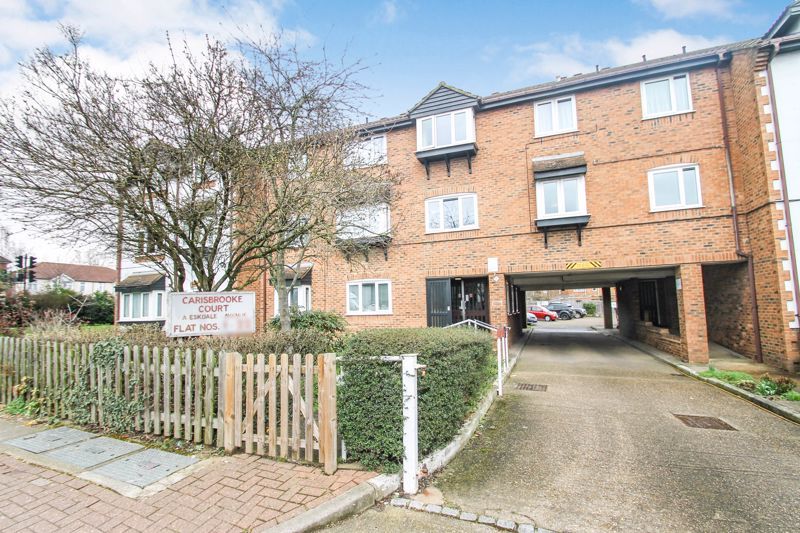 2 bed property for sale in Carisbrooke Court, Eskdale Avenue, Northolt
