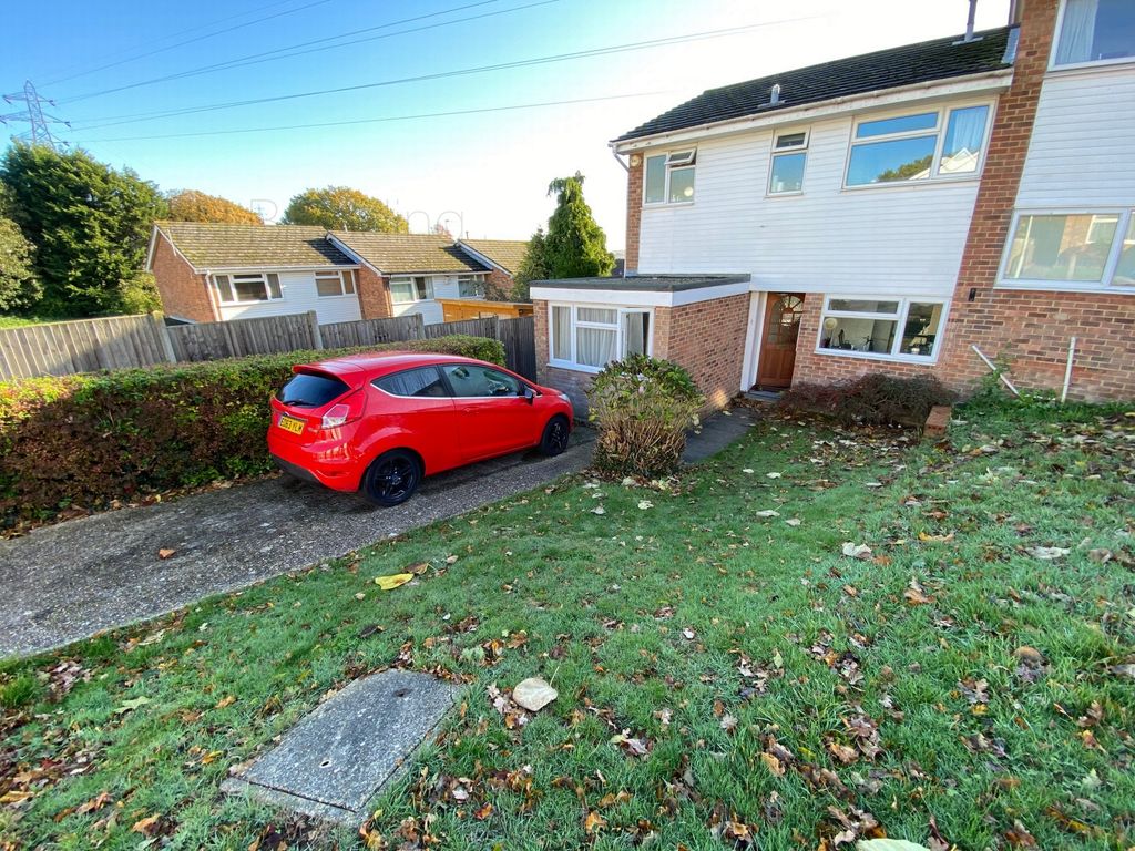 4 bed semidetached house to rent in Westerham Close, Canterbury CT2