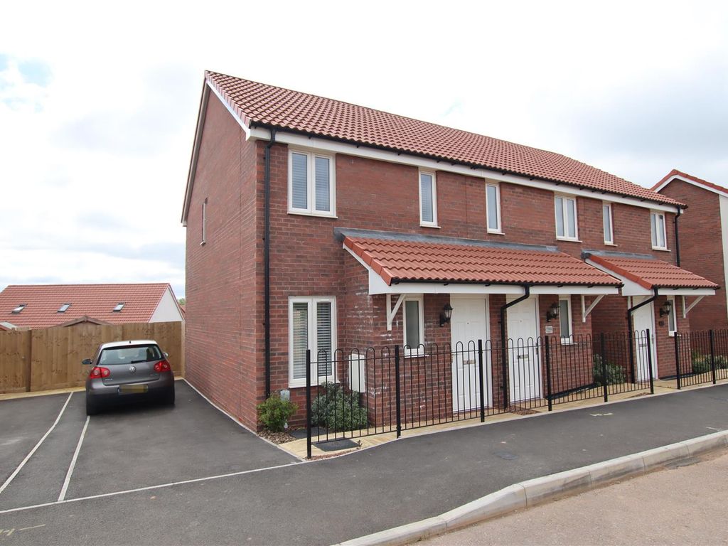 2 bed end terrace house for sale in Basil Way, Hill Barton Vale, Exeter