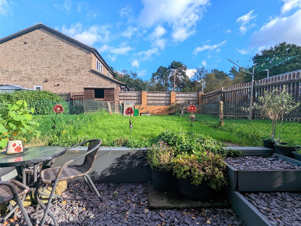 1 bed end terrace house for sale in Merton Close, Owlsmoor, Sandhurst