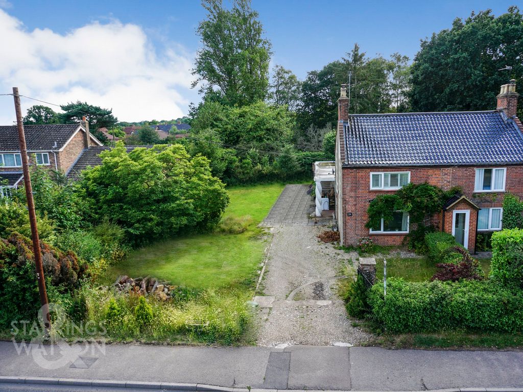 3 bed cottage for sale in The Street, Poringland, Norwich NR14, £