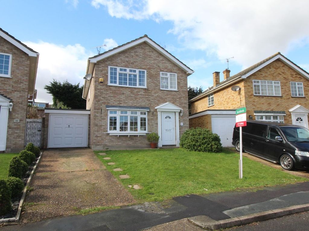 4 bed detached house to rent in Leaway, Billericay CM12 Zoopla
