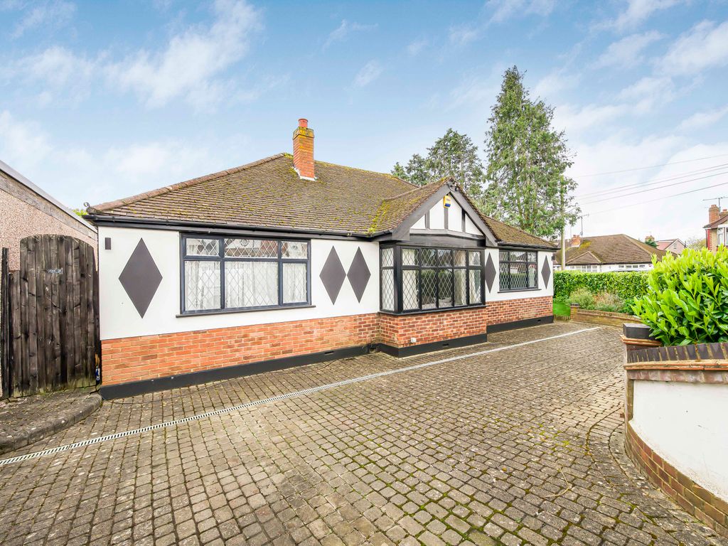 3 bed detached bungalow for sale in Collins Drive, Ruislip HA4, £