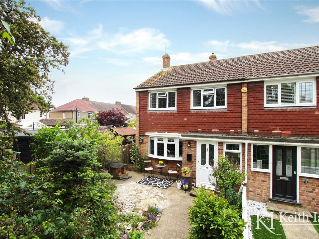3 bed end terrace house for sale in Herongate Road, Cheshunt, Waltham