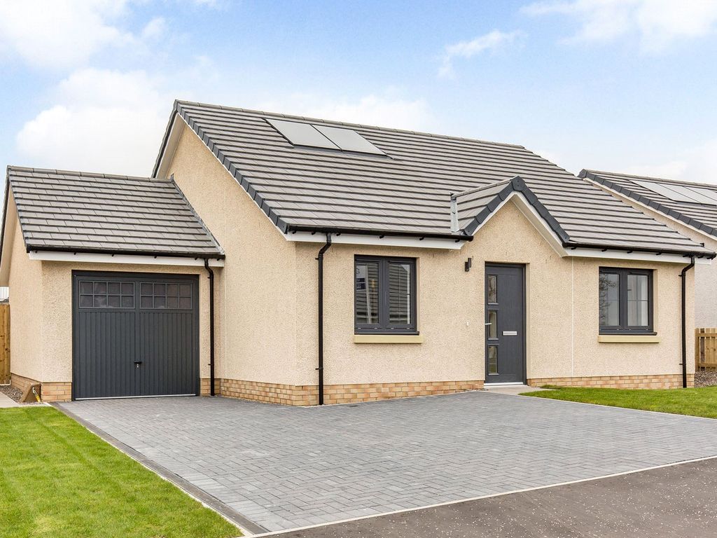 New home, 3 bed bungalow for sale in Milquhanzie Way, Tomaknock, Crieff PH7, £275,000 Zoopla