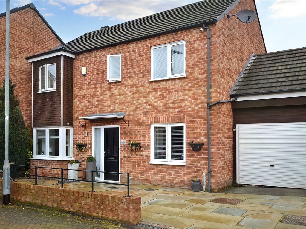 4 bed semidetached house for sale in Trevithick Road, Allerton Bywater