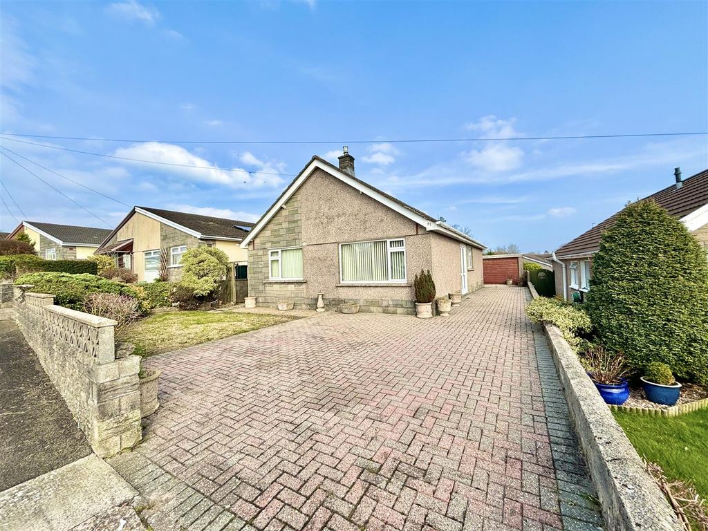 3 bed detached bungalow for sale in Summerland Park, Upper Killay