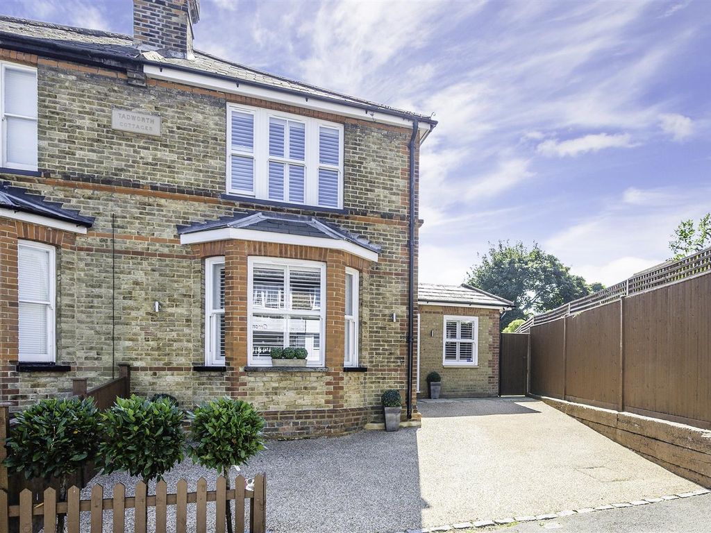 4 bed semidetached house for sale in Walton Street, Walton On The Hill