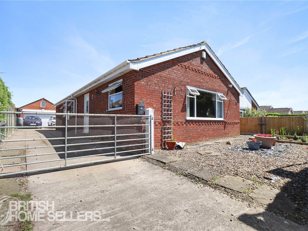 4 bed bungalow for sale in Sands Lane, HolmeOnSpaldingMoor, York, East Riding Of Yorkshi YO43