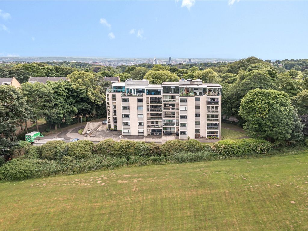 2 bed flat for sale in Lake View Court, West Avenue, Roundhay, Leeds