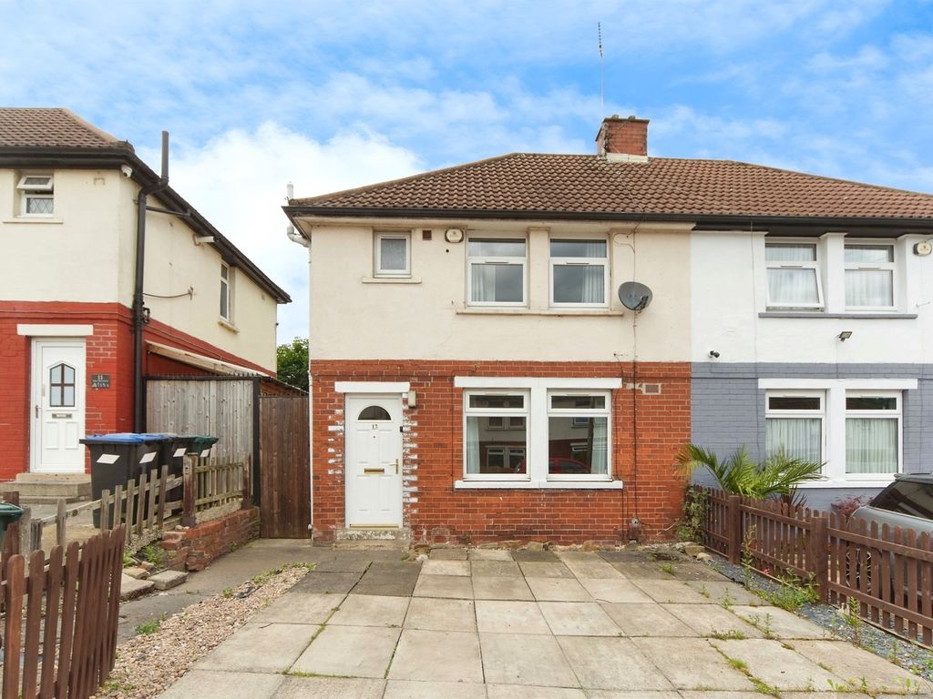 3 bed semidetached house for sale in Ranelagh Avenue, Greengates
