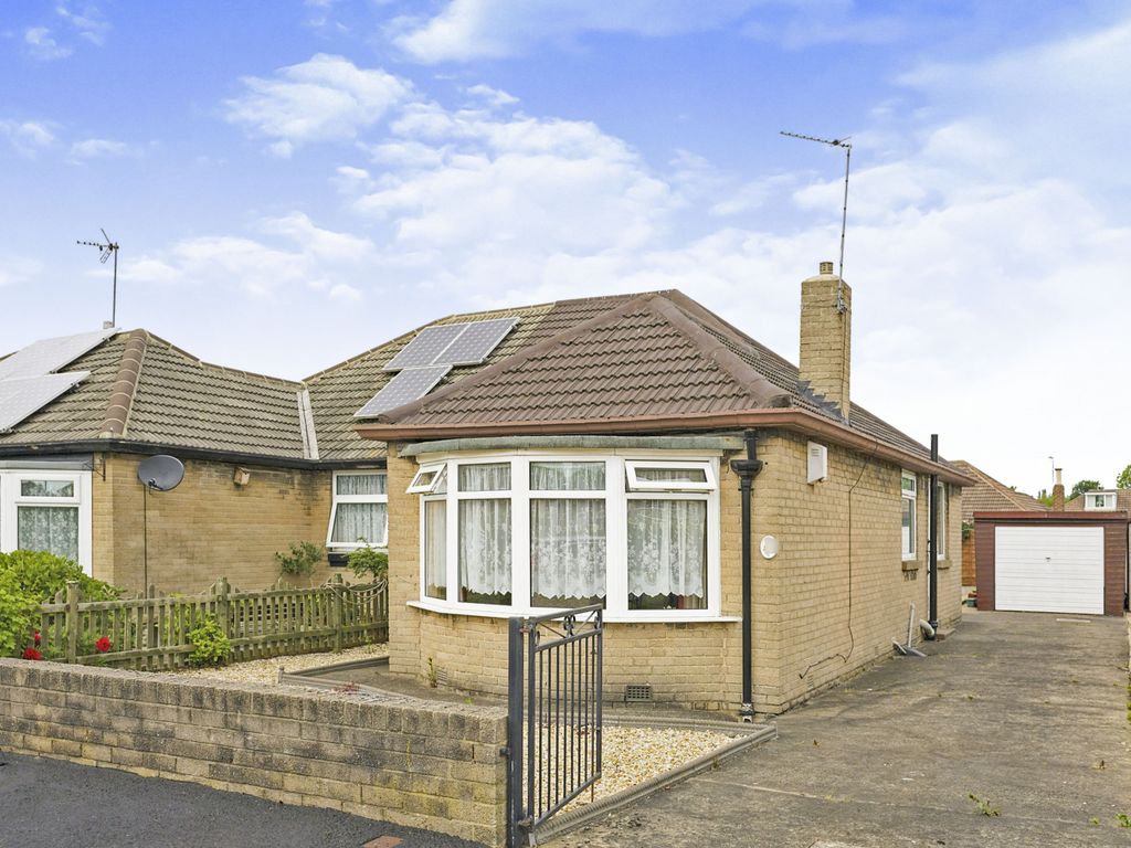2 bed bungalow for sale in Kennerleigh Crescent, Leeds, West Yorkshire