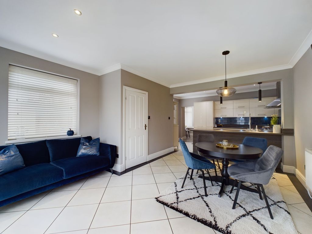 3 bed detached house for sale in Gillshill Road, Hull HU8 Zoopla