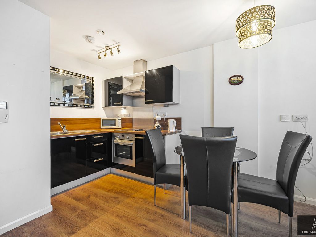 1 bed flat for sale in Mann Island, Liverpool L3, £135,000 Zoopla