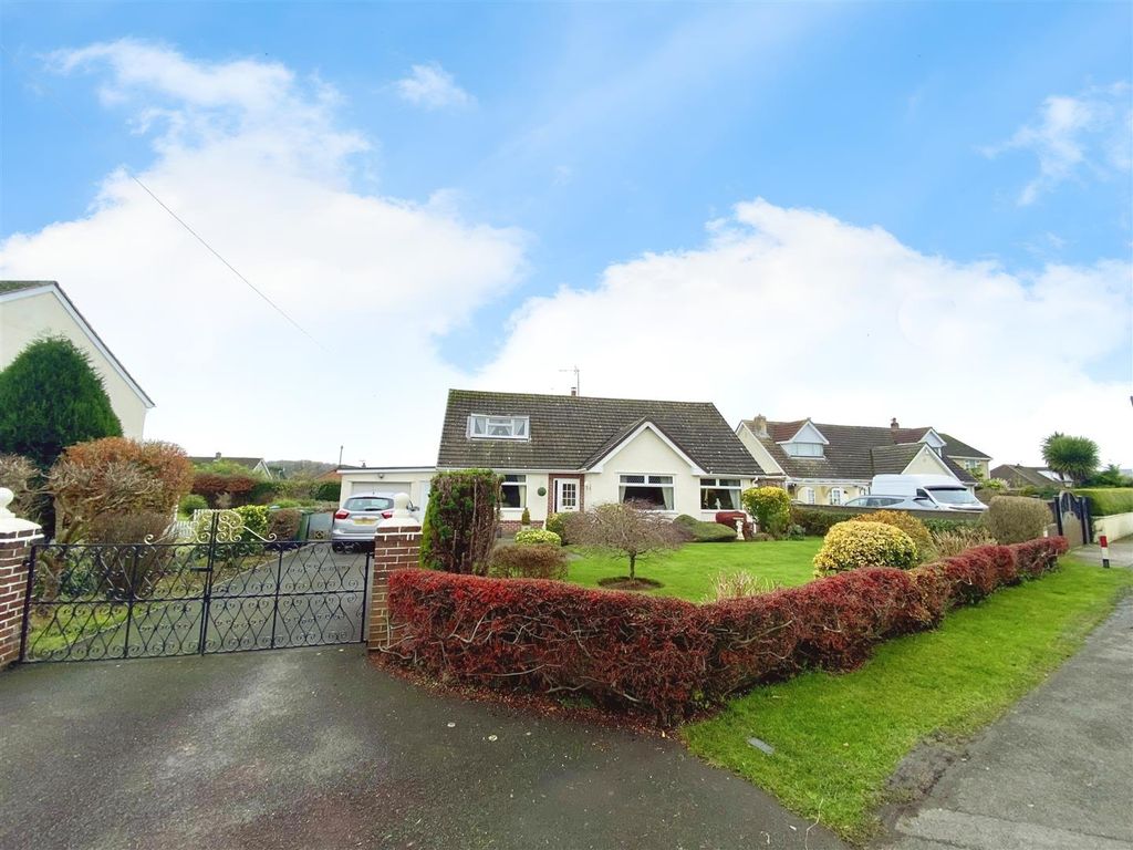 3 bed detached bungalow for sale in Loop Road, Beachley, Chepstow NP16
