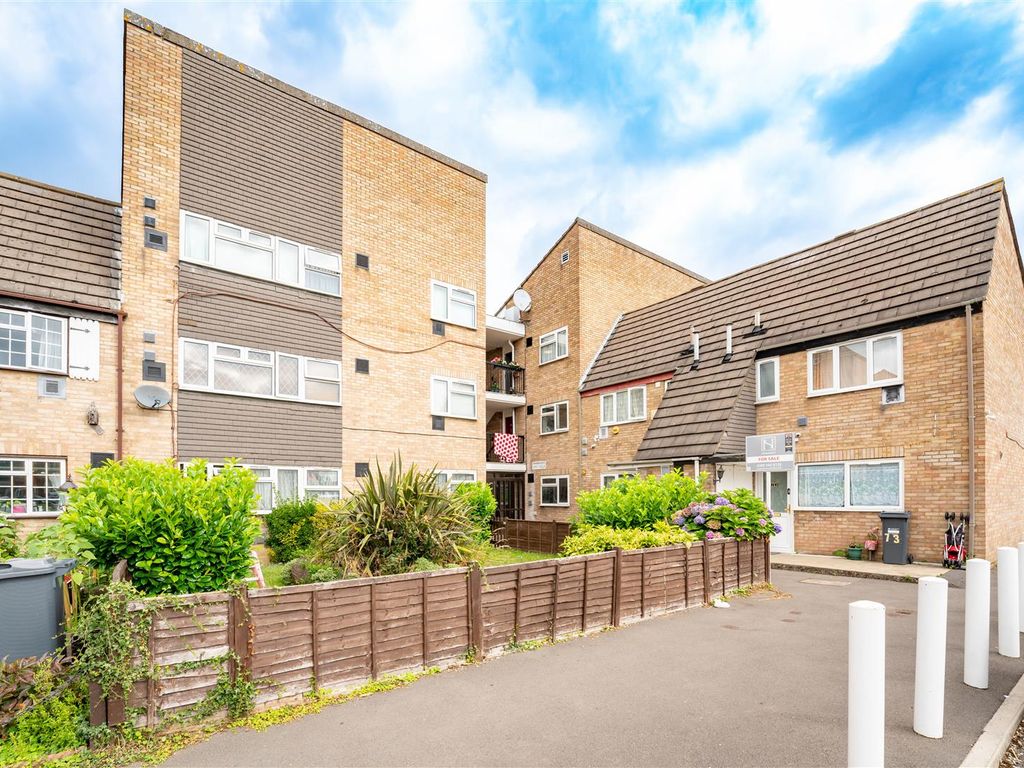 1 bed for sale in Midsummer Avenue, Hounslow TW4 Zoopla