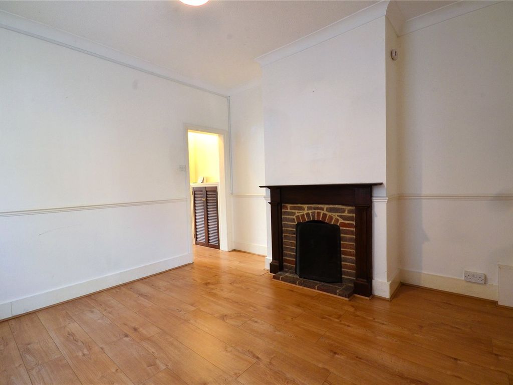 1 bed for sale in East Grinstead, West Sussex RH19, £220,000