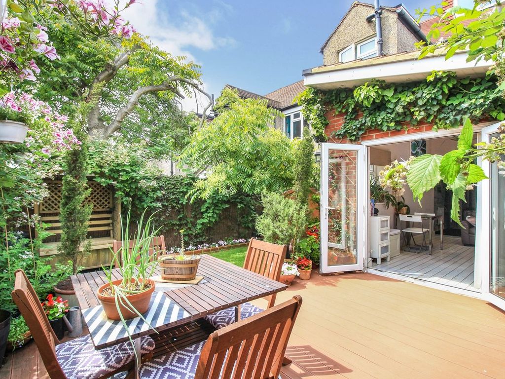 Farm Avenue, Streatham SW16