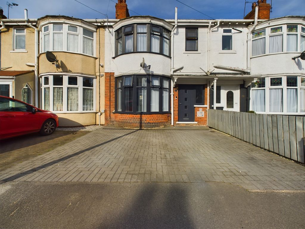 3 bed terraced house for sale in Lake View, Hull HU8, £185,000 Zoopla