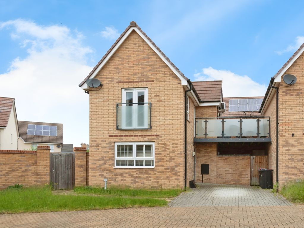 1 bed detached house for sale in Vulcan Croft, Fairfields, Milton