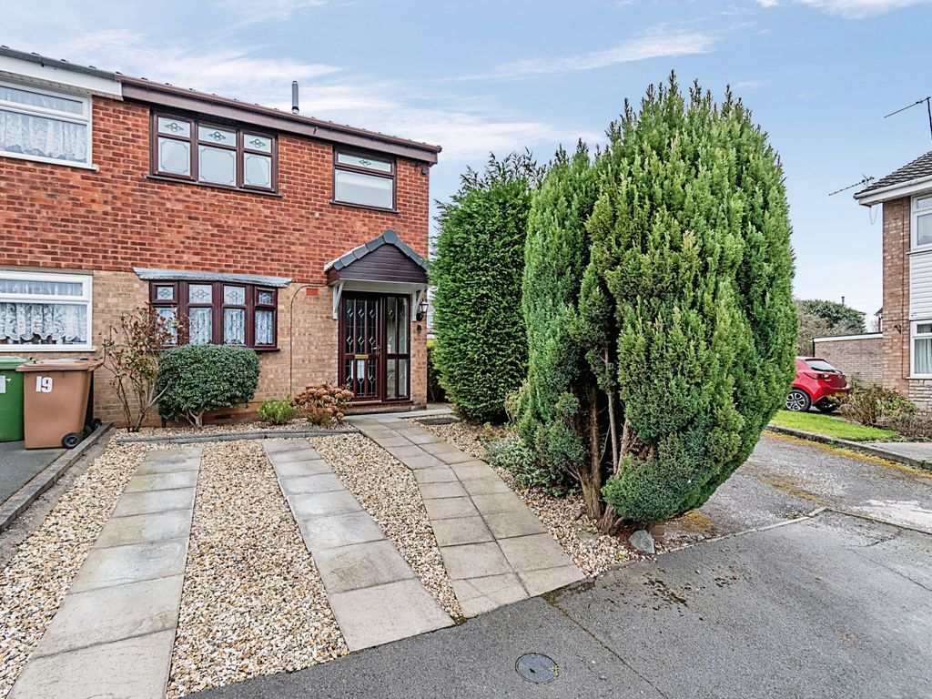 3 bed semidetached house for sale in Roebuck Glade, Willenhall, West