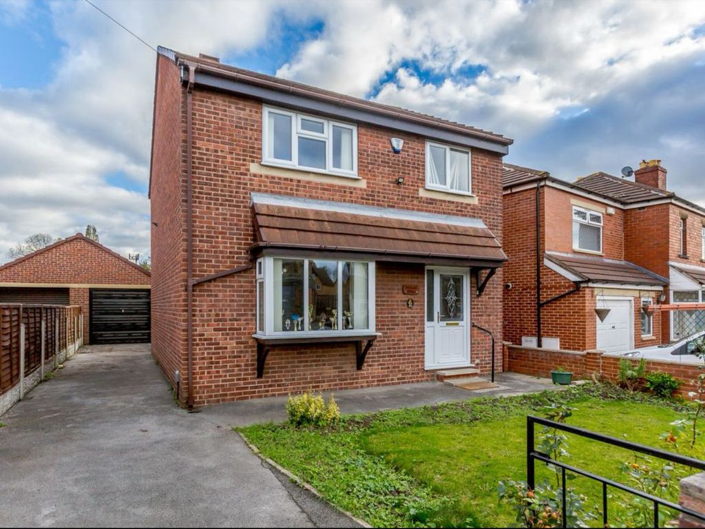 3 bed detached house for sale in Longfield Road, Heckmondwike WF16, £