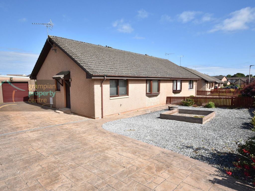 3 bed bungalow for sale in Springfield Drive, Elgin IV30, £195,000 Zoopla