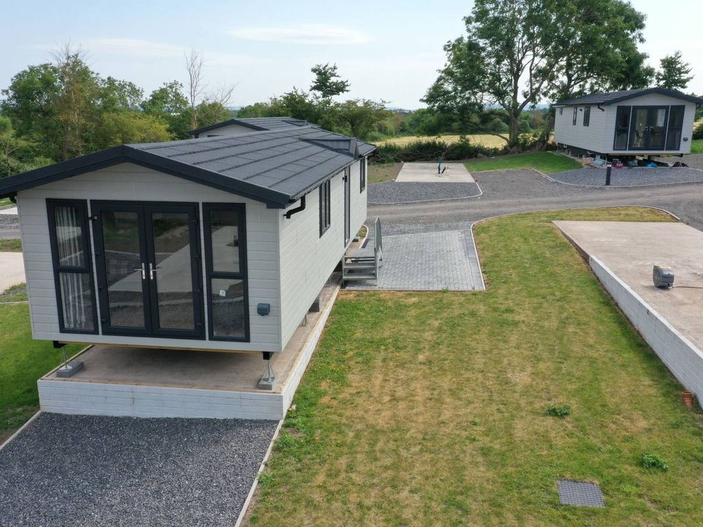 2 bed lodge for sale in Lower Norton Lane, Kewstoke, WestonSuperMare