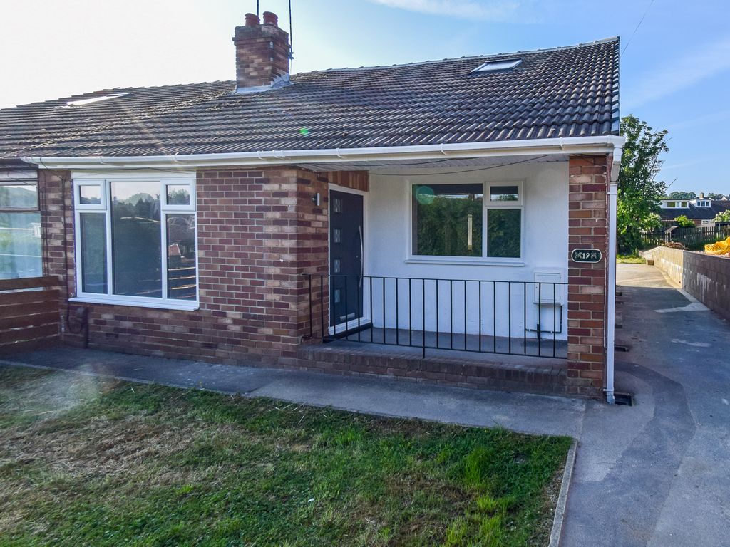 3 bed semidetached bungalow for sale in Milton Avenue, Liversedge