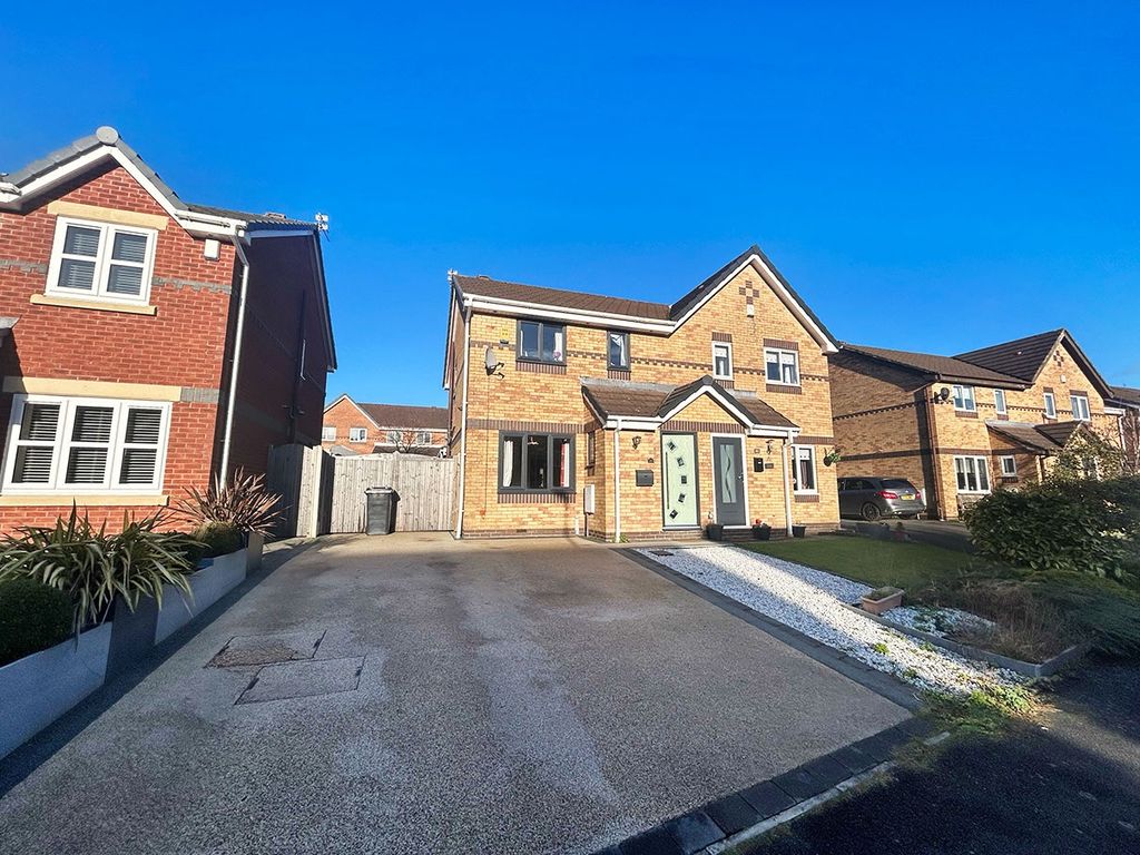 3 bed semidetached house for sale in Mansart Close, AshtonInMakerfield, Wigan WN4, £215,000