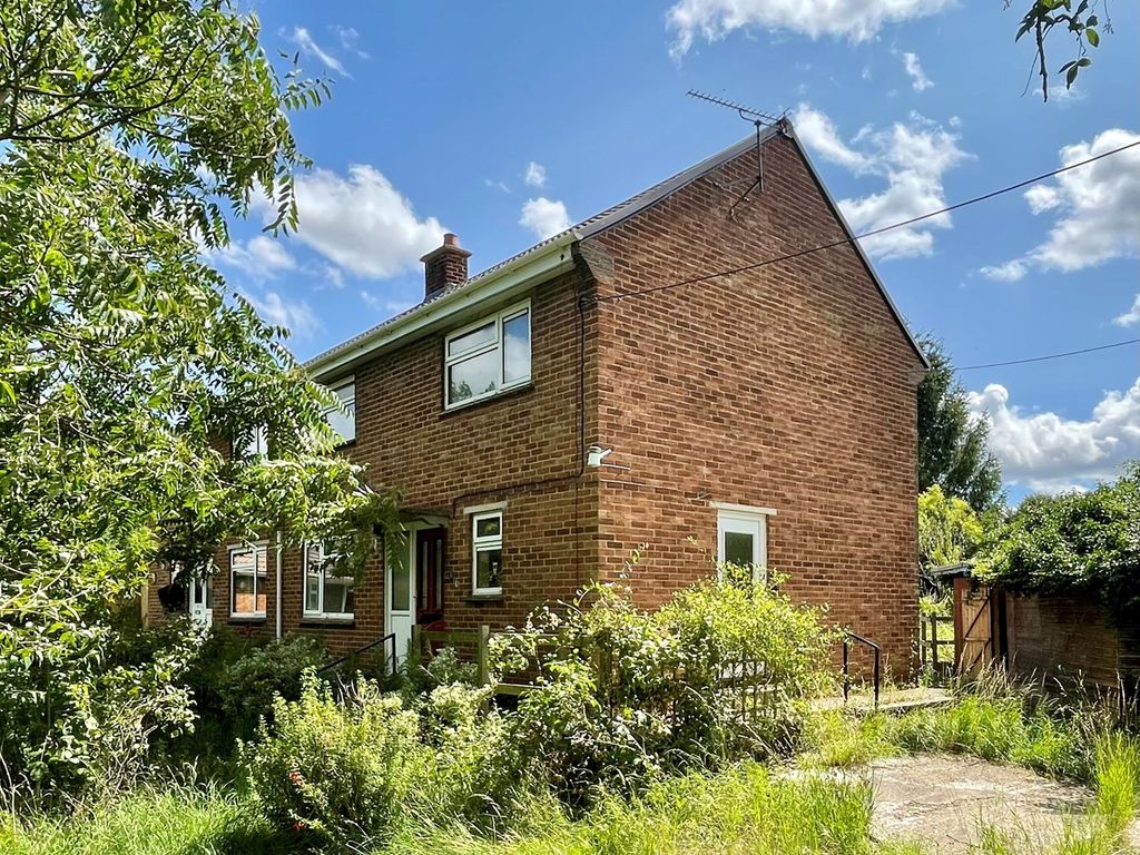 3 bed semidetached house for sale in Blacklands, Sparsholt, Wantage