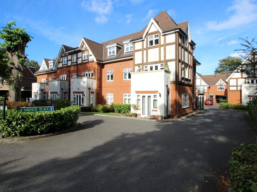 2 bed flat to rent in Wray Common Lane, Reigate RH2 Zoopla