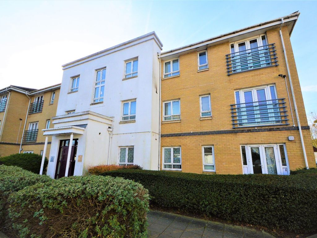 2 bed flat for sale in Sovereign Heights, Langley, Berkshire SL3, £