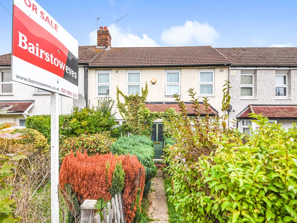3 bed terraced house for sale in Trent Gardens, London N14 Zoopla