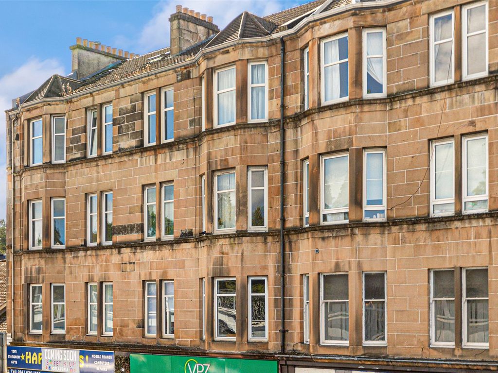 3 bed flat for sale in Busby Road, Clarkston, Glasgow, East