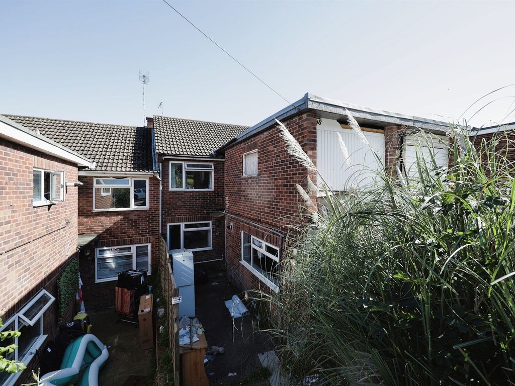 4 bed terraced house for sale in Booker Lane, High HP12, £