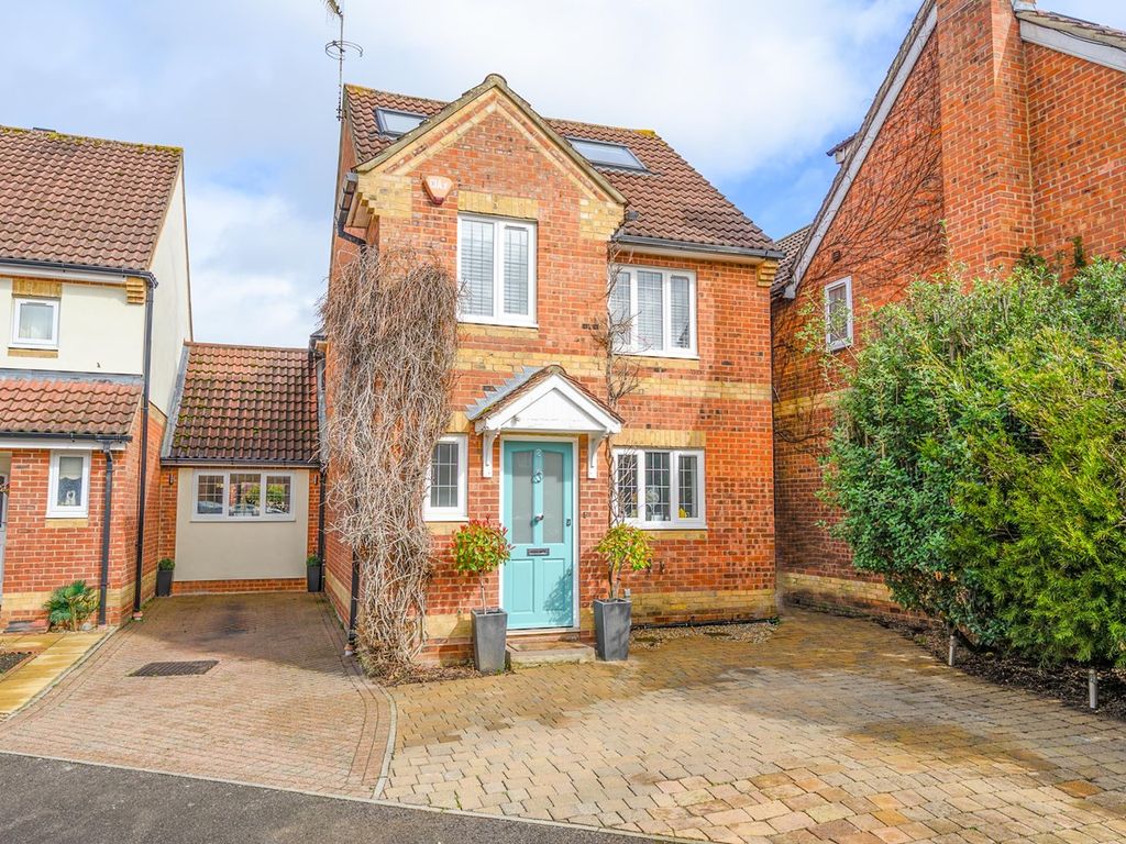 4 bed semidetached house for sale in Davis Road, Weybridge KT13 Zoopla