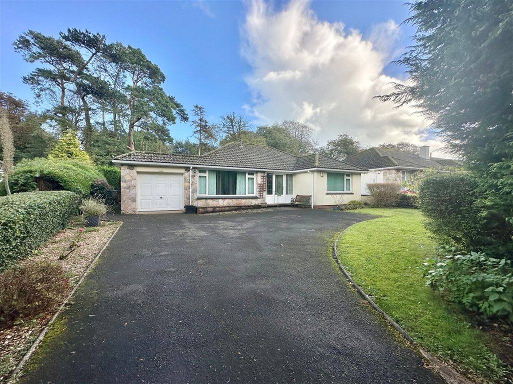 3 bed bungalow for sale in Kingsgate Close, Torquay TQ2, £600,000 Zoopla