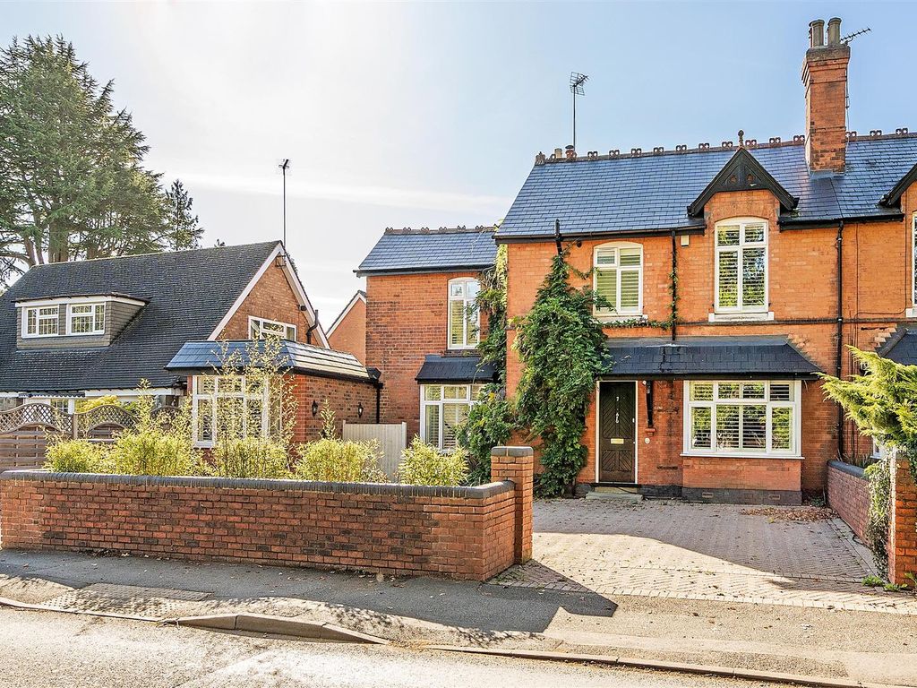 4 Bed Semi-detached House For Sale In Danford Lane B91 - Zoopla