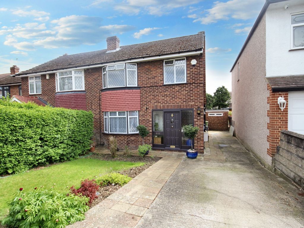 3 bed semidetached house for sale in Kingshill Avenue, Hayes UB4, £