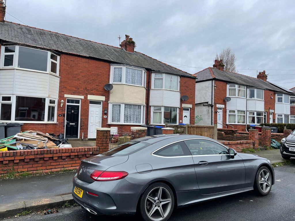 3 bed terraced house to rent in June Avenue, Blackpool FY4, £750 pcm
