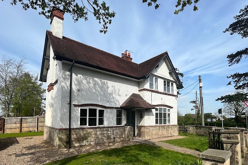 3 bed semidetached house to rent in Station Road, Hadnall, Shrewsbury