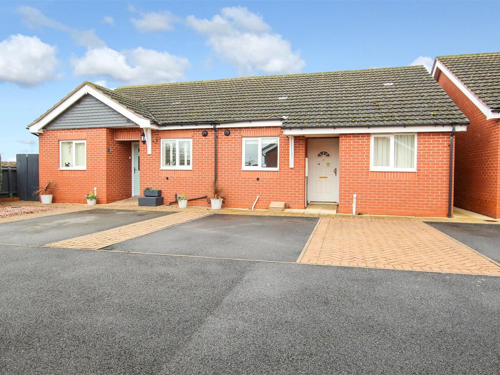 2 bed semidetached bungalow for sale in Hart Drive, Measham